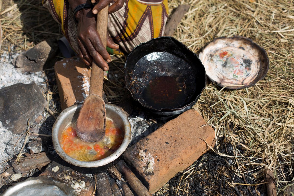 Cooking Mozambique Camp 